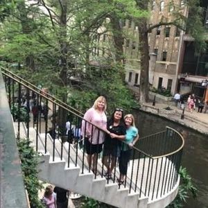 Meet your Posher, Donna